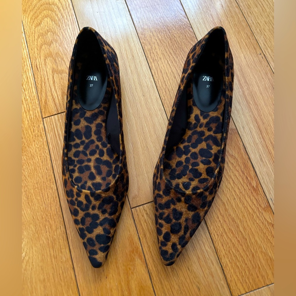 Zara leopard pointy toe flats